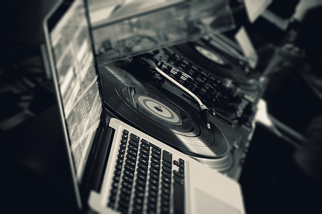 A DJ turntable setup